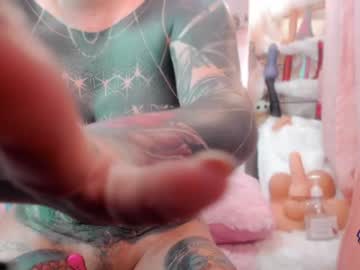 girl angelacianuro_ capture image #2016121
