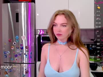 girl small_blondee capture image #2943955