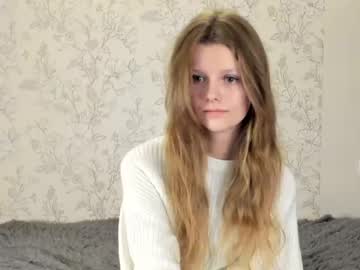 girl alainaestrada capture image #5475362