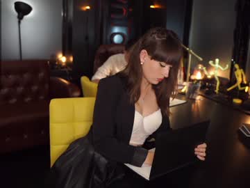 girl xxx_downtown_xxx capture image #24190