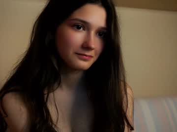 girl alicemirold capture image #2003000