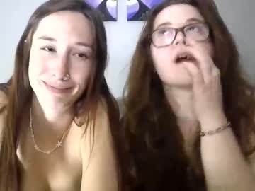 couple 2gorls1link capture image #6993872