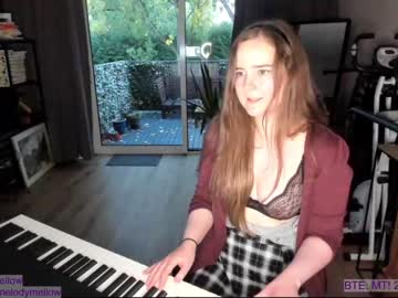 girl in_tune capture image #2821408
