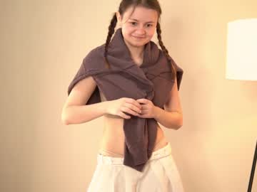 girl winniewest_ capture image #4237393
