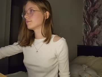 girl lowress capture image #7023333