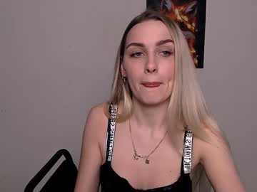 girl bottomless_eyes_ capture image #1341348