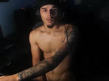 man kylewhitedgs capture image #4245452