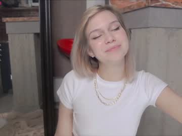 girl call__me_mommy capture image #4915249