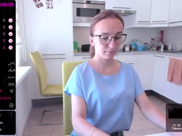 girl rebecca_kisa capture image #2145269