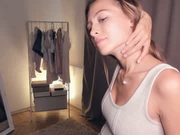 girl wave_of_happy_ capture image #5483956