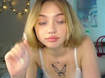 girl adelewilson__ capture image #4807330
