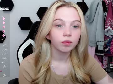 girl small_blondee capture image #4295557