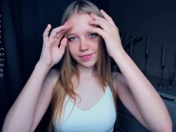 girl hug_honestly capture image #5793715