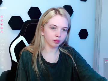 girl small_blondee capture image #4244902