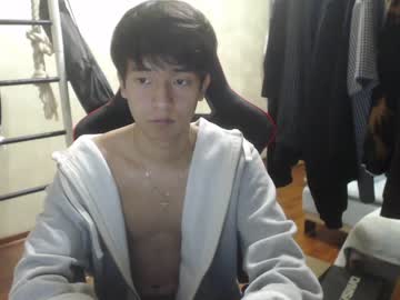 man holayvng capture image #160825