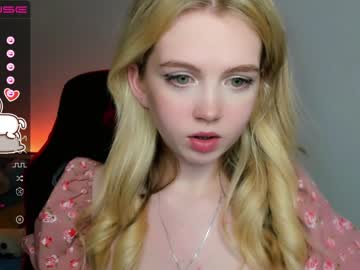 girl small_blondee capture image #3704704