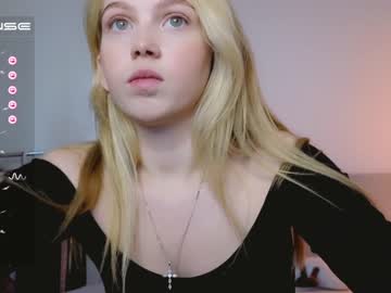 girl small_blondee capture image #4458398