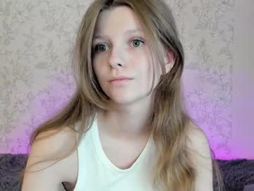 girl alainaestrada capture image #5541185