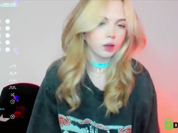 girl small_blondee capture image #4129875