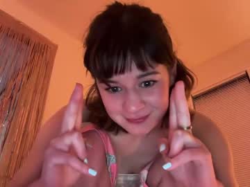 girl internet_famous capture image #5799107