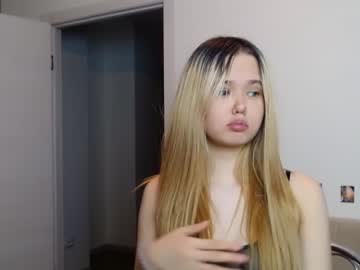 girl selena_hearts capture image #5809324