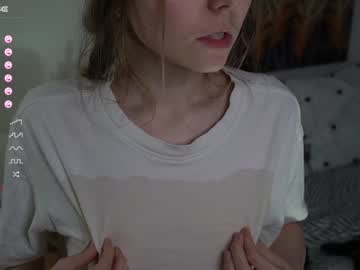 girl joandownton capture image #6677518