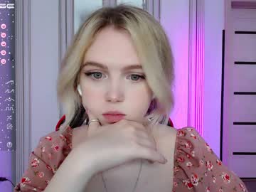 girl small_blondee capture image #3787791