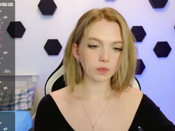 girl small_blondee capture image #4580658