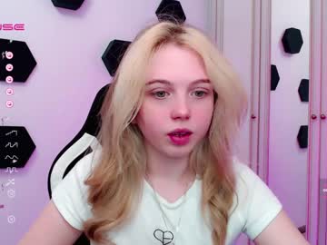 girl small_blondee capture image #4208714
