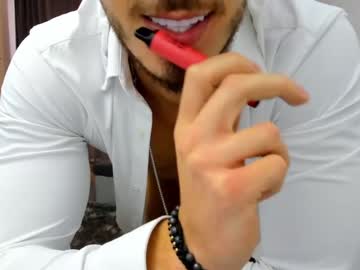 man smileeveryday_ capture image #2999335