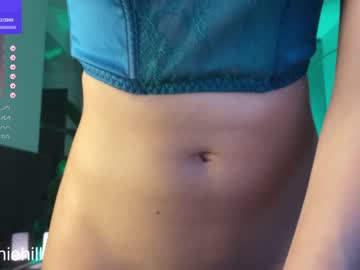 girl anniehillofficial_ capture image #6421526