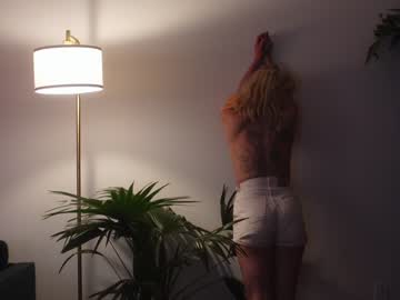 girl internet_famous capture image #2582978