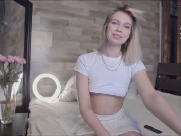 girl call__me_mommy capture image #4916044