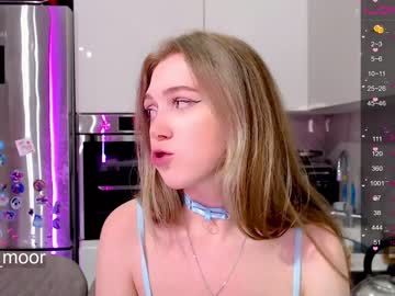 girl small_blondee capture image #2944234