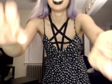 girl runacrow capture image #4443470