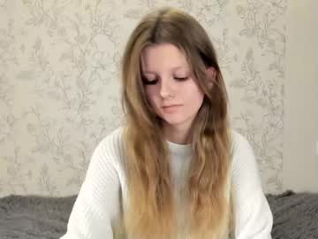 girl alainaestrada capture image #5475296