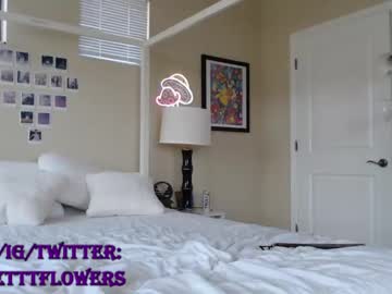 girl violetttflowers capture image #2106001
