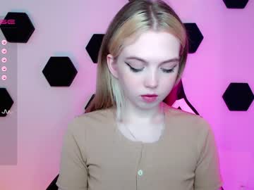 girl small_blondee capture image #4258143