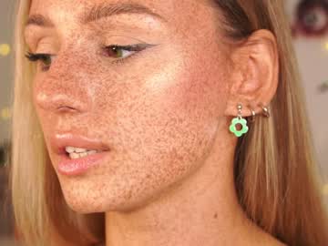 girl artease capture image #5548572