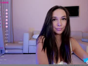 girl hollyextra capture image #3688560