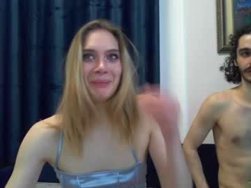 girl peachcreamcouple capture image #629954