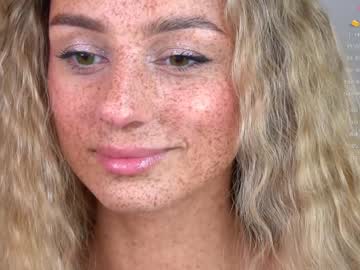 girl artease capture image #6295007