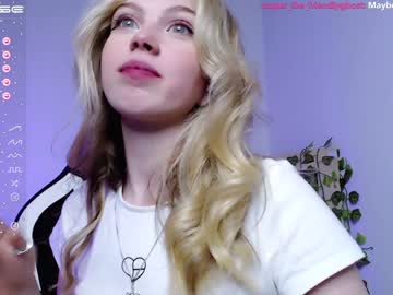 girl small_blondee capture image #3832531