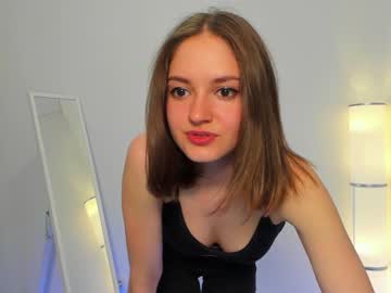 girl yours_emma capture image #1717012