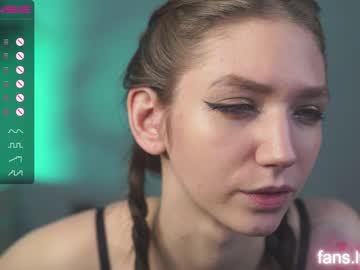 girl angels_kiss capture image #3043181