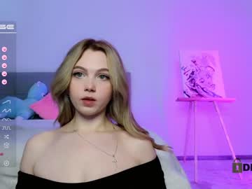 girl small_blondee capture image #4715636