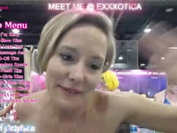 girl champagnefun capture image #1662052
