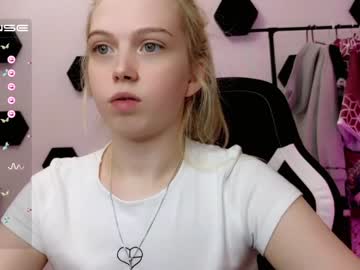 girl small_blondee capture image #4309218