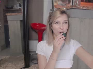 girl call__me_mommy capture image #4915761