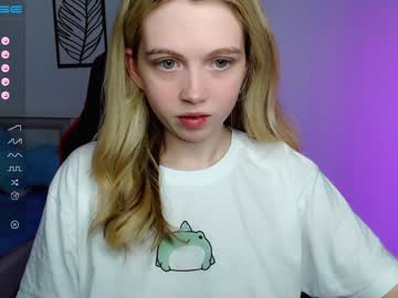 girl small_blondee capture image #3779431